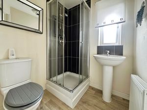 En-Suite - click for photo gallery